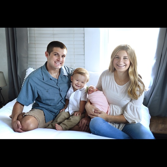 Meet your Posher, Sarah - Picture 1 of 8